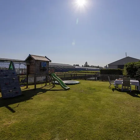 Holiday home Vrijstaand Met Tuin Aan Vaarwater, Vlakbij Amsterdam Aalsmeer