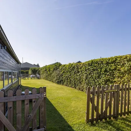 Holiday home Vrijstaand Met Tuin Aan Vaarwater, Vlakbij Amsterdam *