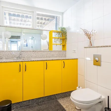 Holiday home Vrijstaand Met Tuin Aan Vaarwater, Vlakbij Amsterdam *