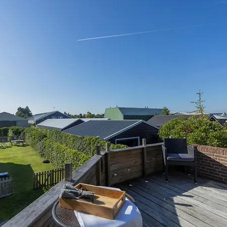 Holiday home Vrijstaand Met Tuin Aan Vaarwater, Vlakbij Amsterdam